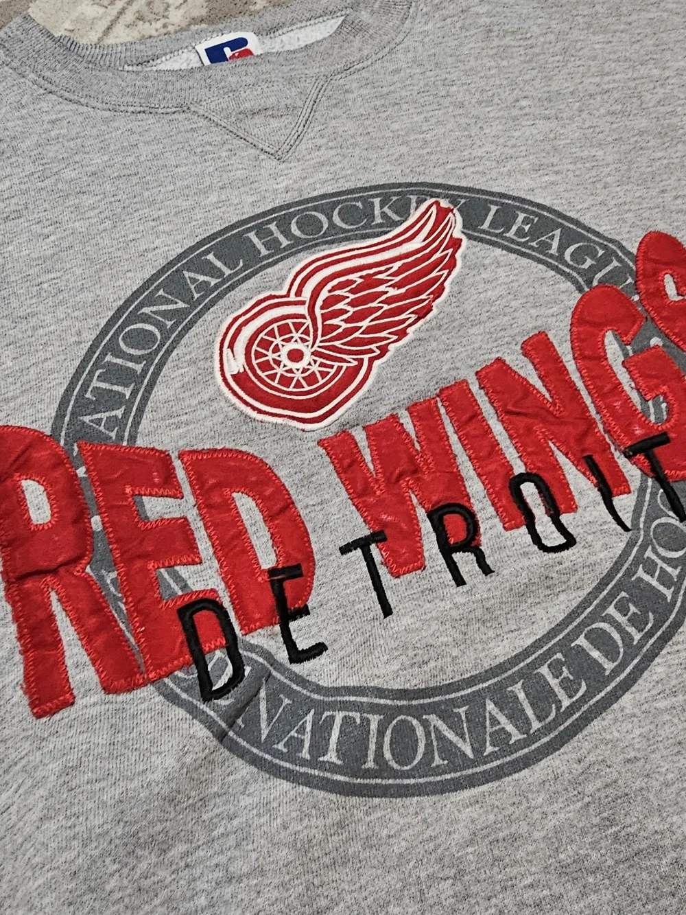 Vintage Russell Athletic Detroit Red Wings Gray Graphic Crewneck Sweatshirt - Picture 3 of 5
